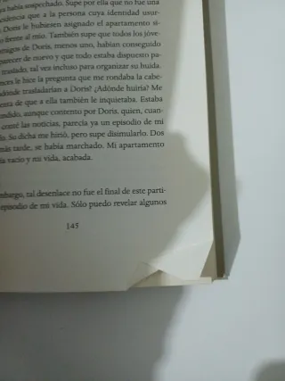 Entre los archivos del distrito - Kenneth Bernard