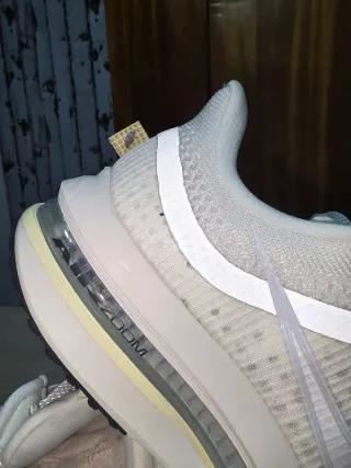 Zapatillas Nike Pegasus Premium Mujer Gris y crema