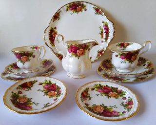Royal Albert Lechera, Pastelero y Tríos