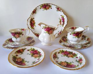 Royal Albert Lechera, Pastelero y Tríos