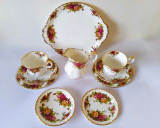 Royal Albert Lechera, Pastelero y Tríos