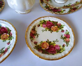 Royal Albert Lechera, Pastelero y Tríos