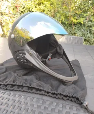 Casco Uvex con visiera a specchio