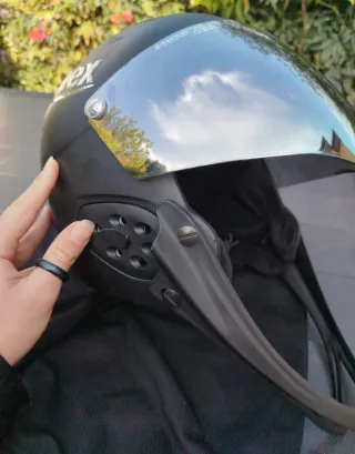 Casco Uvex con visiera a specchio