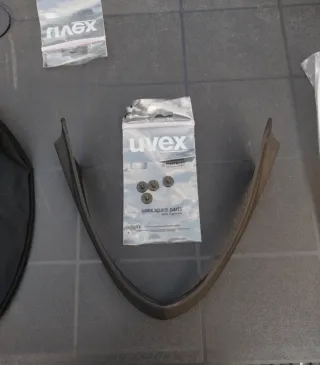 Casco Uvex con visiera a specchio