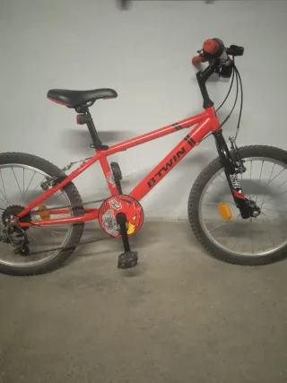 Bici infantil B'TWIN roja