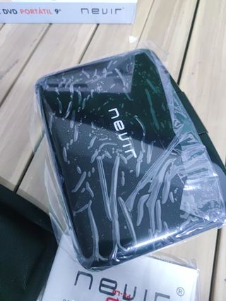 Nevir NVR-2781DVD-PCU, DVD Portátil 9”