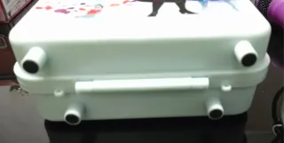 Karaoke Frozen 2 Lexibook con un micrófono