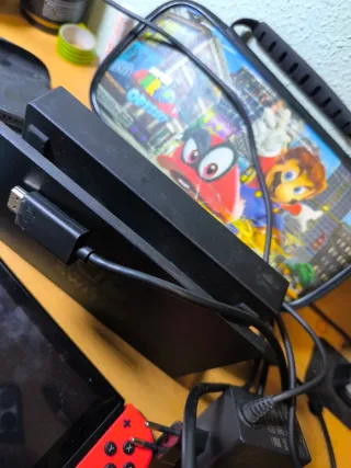 Nintendo Switch + Funda + 2 Joy-Con adicionales +