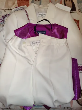 Traje Comunión Blanco y morado Talla 6