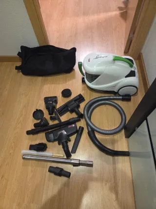 Aspirador sin bolsa (tb líquidos) Polti Lecologico