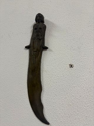 Antico coltello decorativo donna
