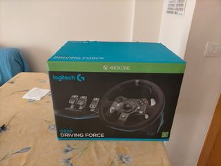 Volante Logitech G920 con Pedales y Soporte