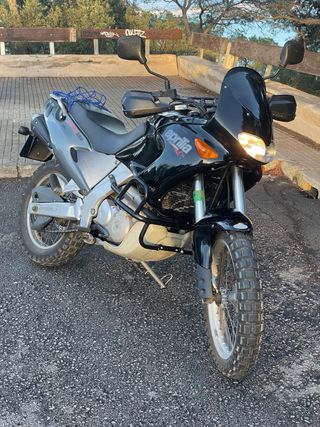 Aprilia Pegaso 650 equipada para Trail