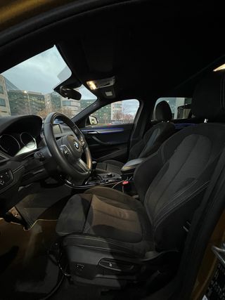 BMW X2 2018 con bola de remolque desmontable