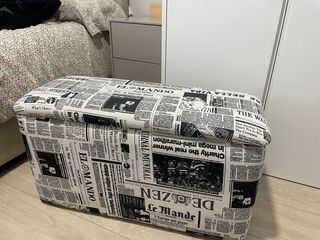 Zapatero Puff Diseño Periódico