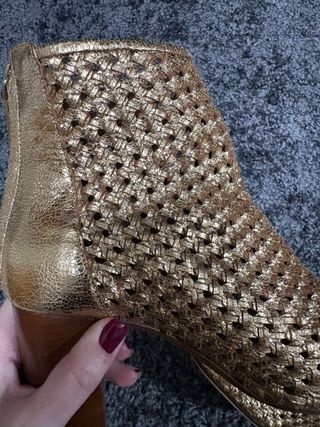 Botín Alba Sezane Dorado