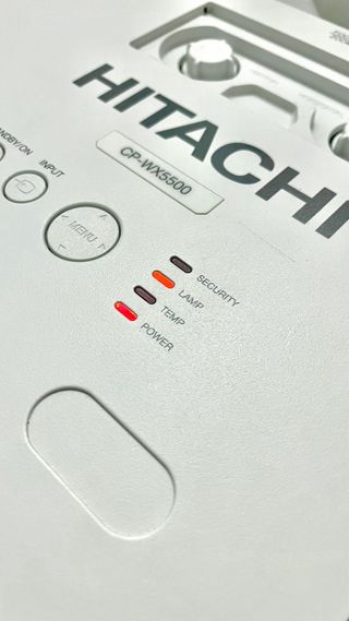 Proyector Hitachi CP-WX5500 (Para Reparar)