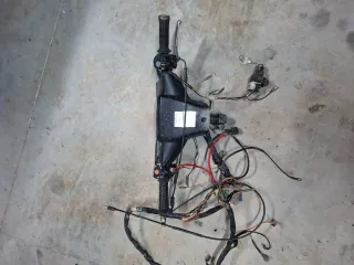 Manillar y parte trasera de moto