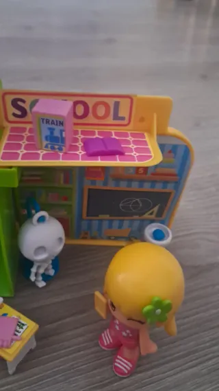 Escuela Pinypon con figuras