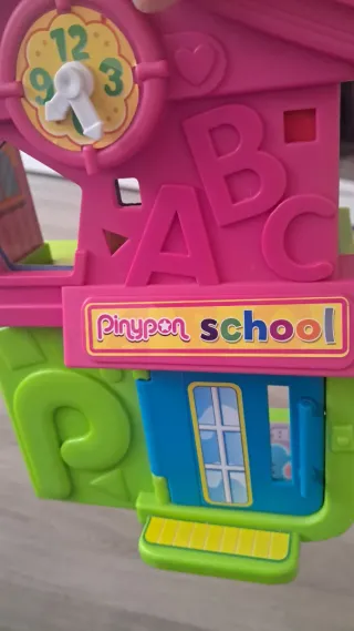 Escuela Pinypon con figuras