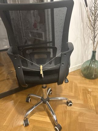 Silla de oficina ergonómica negra