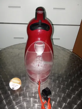 Cafetera Dolce Gusto Roja y Negra