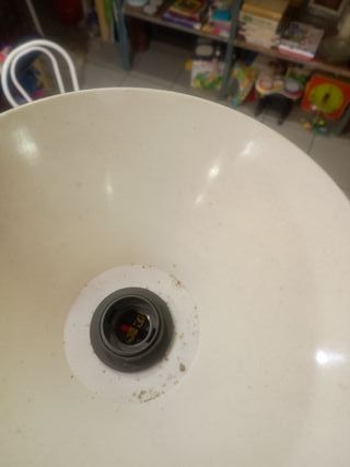 Lámpara de pie roja y blanca