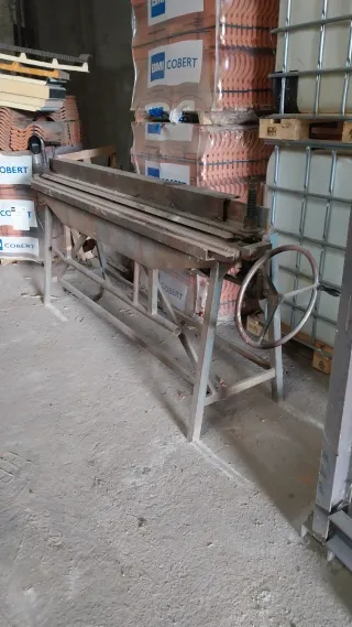 Plegadora de chapa 2 metros