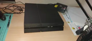 PS4 (PlayStation 4) Negra + Mando