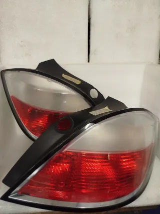 Pilotos Traseros Opel Astra H (2 unidades)