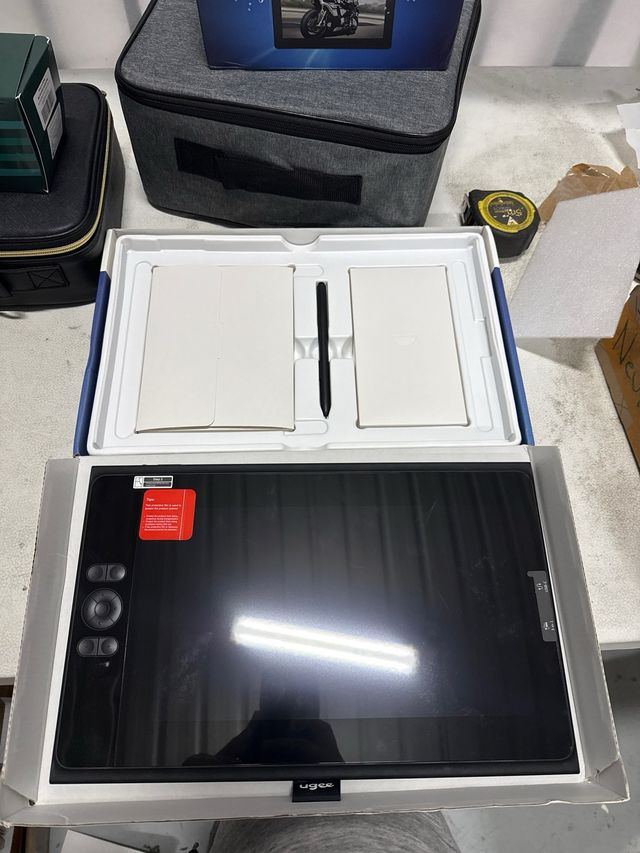 Tableta Gráfica Ugee UE12 con Pantalla