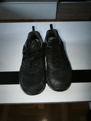 Zapatillas Treksta negras y grises