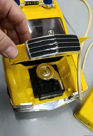 Coche Policía Mercedes Rico Electronic Syren