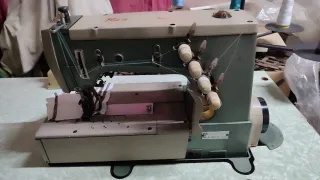 Máquina Recubridora Rimoldi 3 Agujas