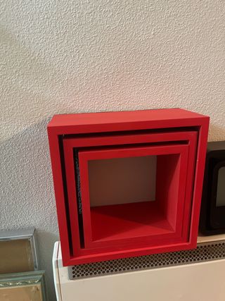 Estantes cubos madera rojos. 5 unidades