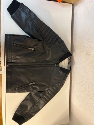 Chaqueta H&M Infantil Negra Cuero Sintético