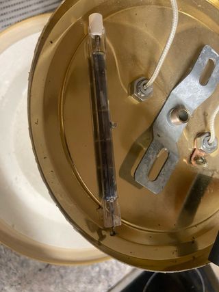 Lámpara de techo dorada y cristal