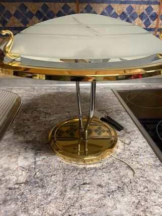 Lámpara de techo dorada y cristal