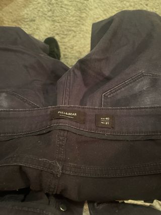 Pantalón Pull&Bear azul marino talla 40