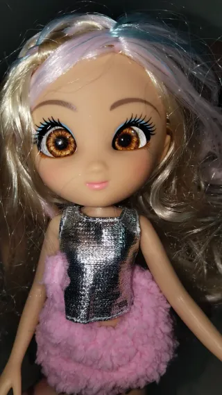 Muñeca Unique Eyes nueva . No jugó ni el primerdia