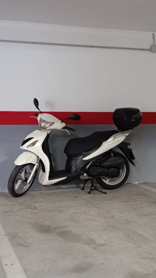 Suzuki 125cc Scooter 2010