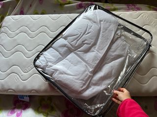 Cuna de madera + colchón nuevo + nórdico + sábanas