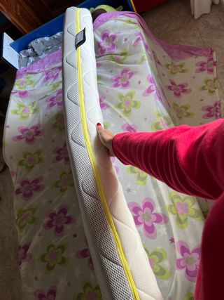 Cuna de madera + colchón nuevo + nórdico + sábanas