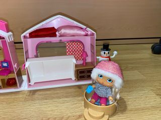 Casa de Nieve con Muñeca y Accesorios