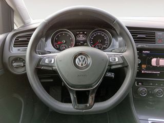 Volkswagen Golf Advance