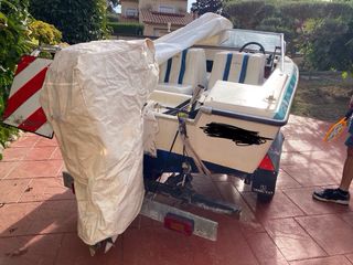 Embarcación Glastron V142