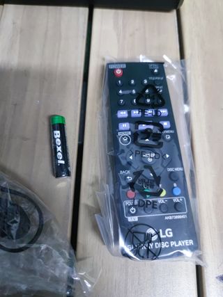 LG Reproductor Blu-Ray LG BP250 con USB