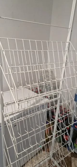 Estantería expositora metálica blanca