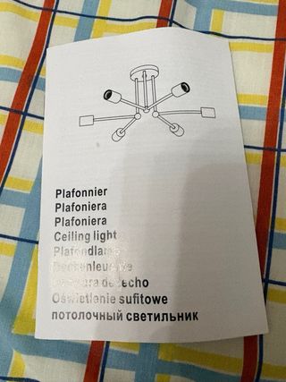 Lámpara de techo dorada de metal